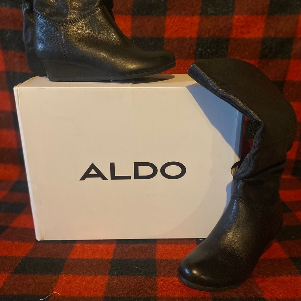 Boots - Picture 4 of 4
